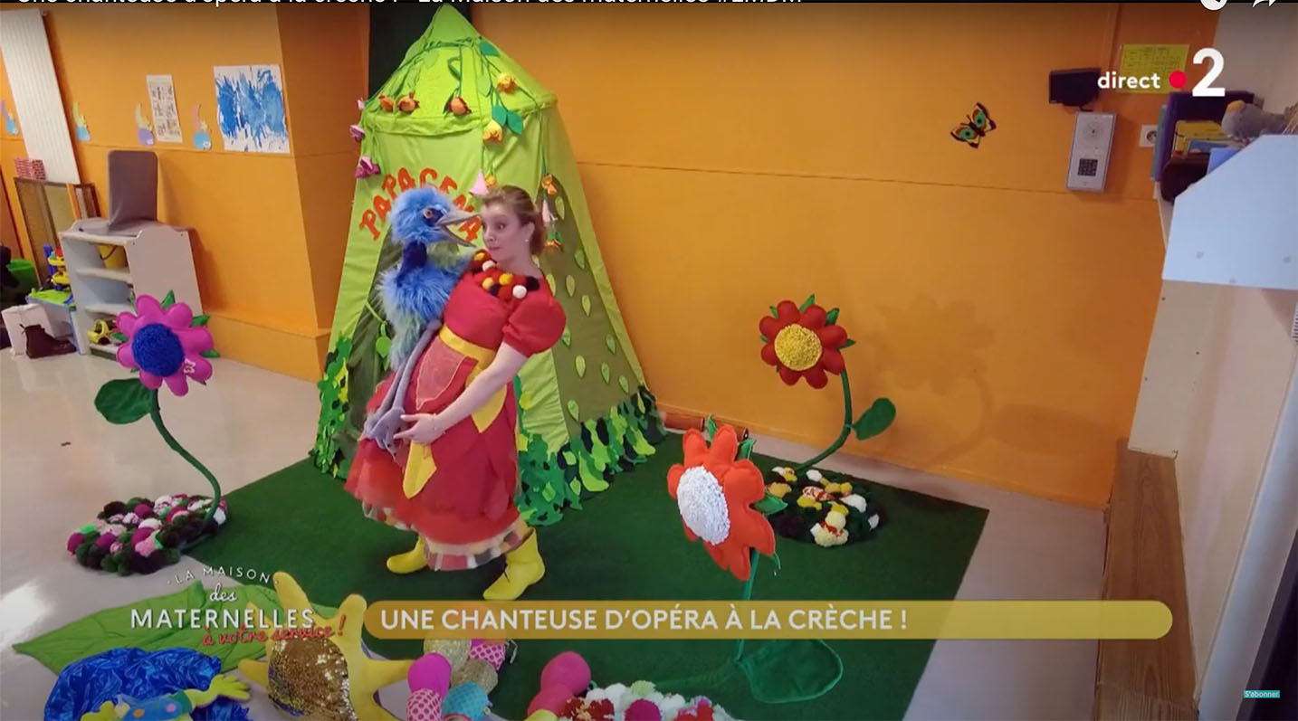 Reportage de La Maison des Maternelles (France 2) : une chanteuse d'opéra à la crèche