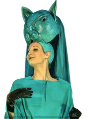 Louise Pingeot, soprano de L’Opéra Buissonnier, en costume de scène